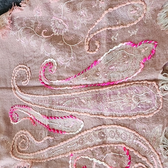 Scarf (New) - Picture 5 of 10